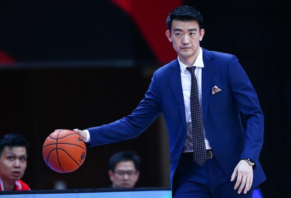 上半场伤停补时1分钟，半场结束，AC米兰暂0-0萨索洛。